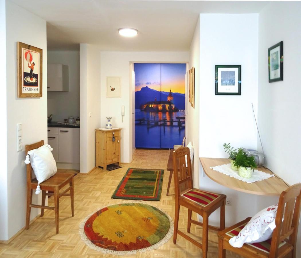 Homely Apartment In The Center With Garden View Gmunden Luaran gambar
