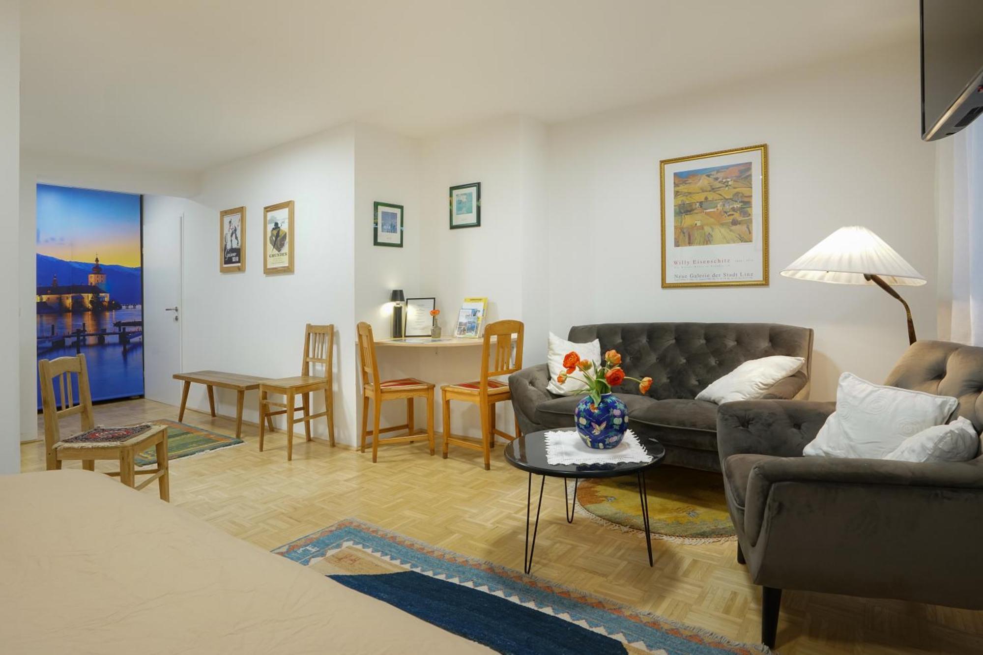 Homely Apartment In The Center With Garden View Gmunden Luaran gambar